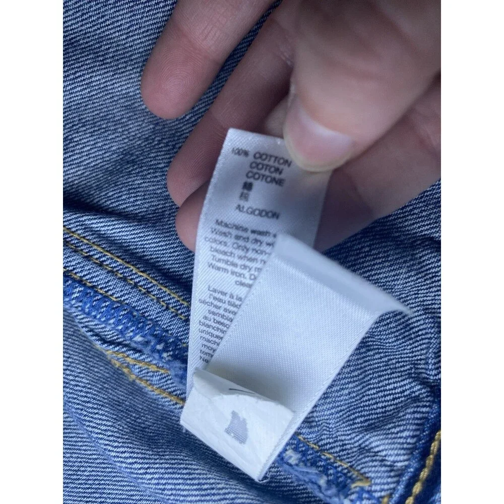 GapKids Blue Denim Jacket Size S Small 6-7 Years Classic Icon Trucker Jean